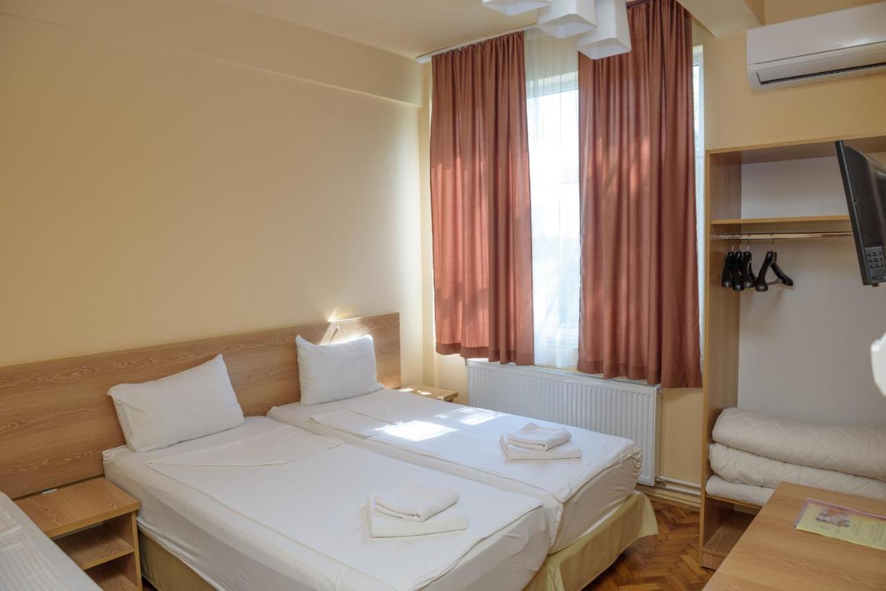 Pensiunea Tranzit Satu Mare Ngoại thất bức ảnh